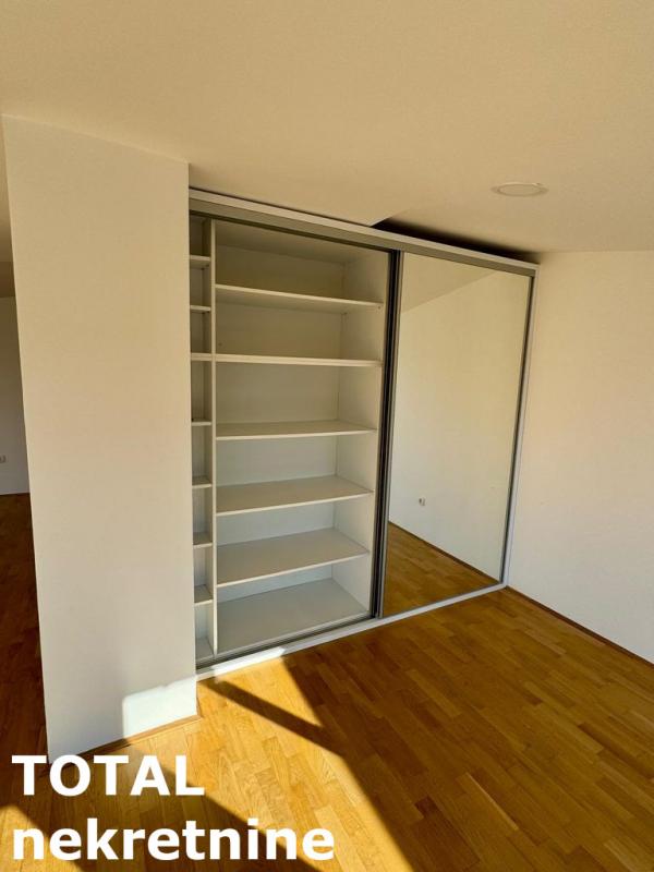 Slika 11 - Stan,NOVI SAD,CENTAR,kv: 59.00, € 147500, ID: 1101842