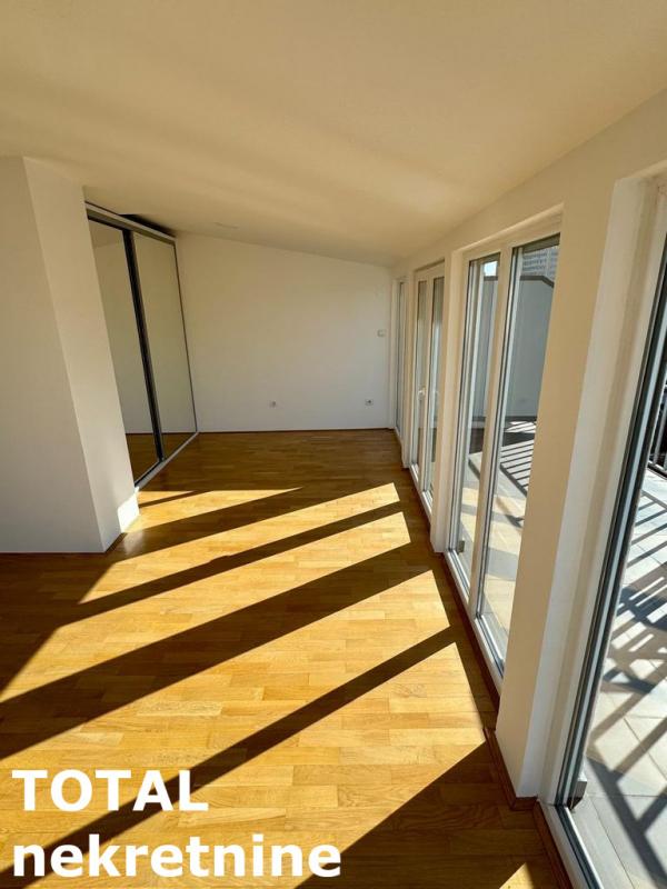 Slika 5 - Stan,NOVI SAD,CENTAR,kv: 59.00, € 147500, ID: 1101842