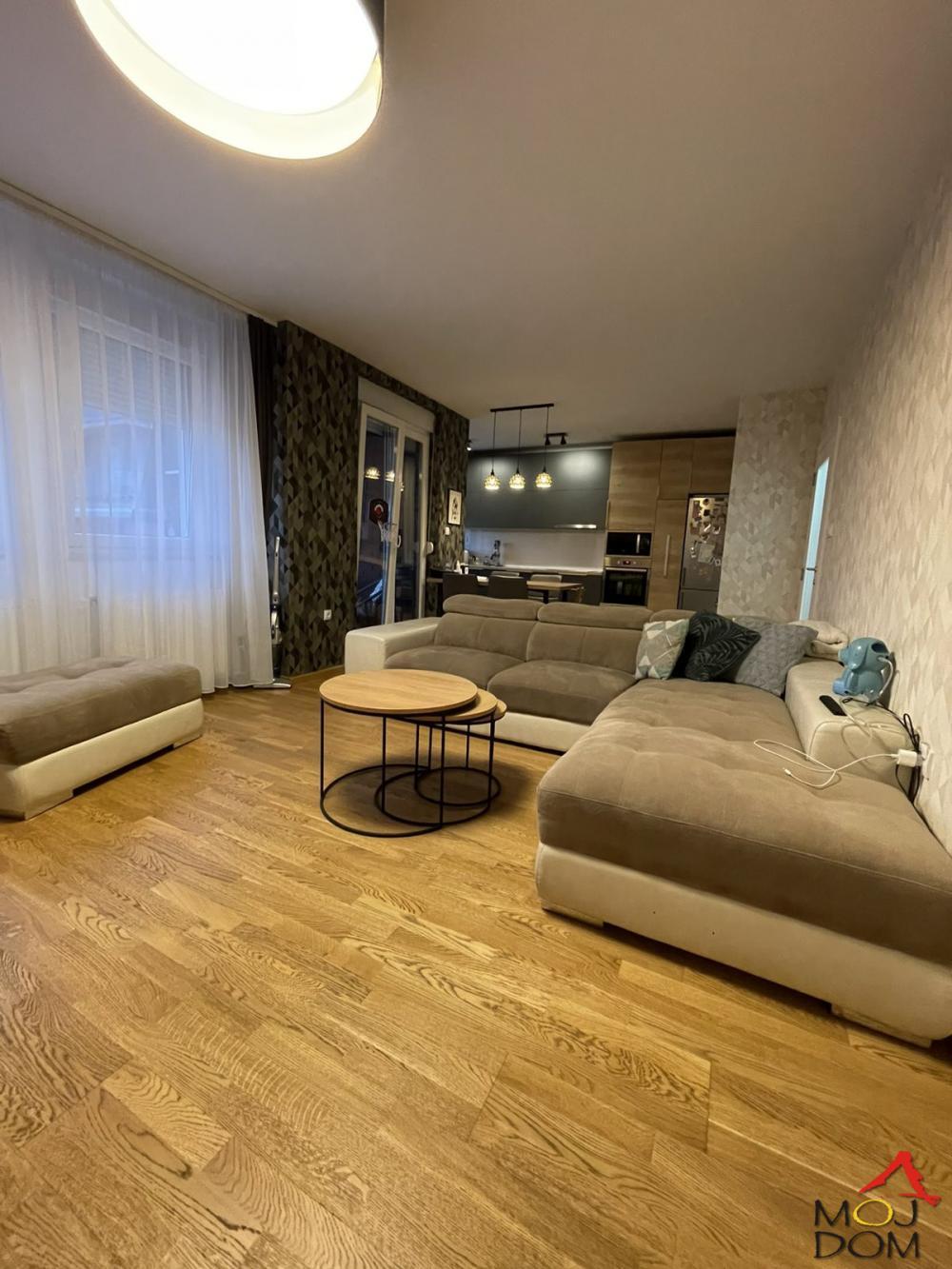 Glavna slika -Stan,NOVI SAD,SOMBORSKI BULEVAR,kv: 84, € 236900, ID: 1023187