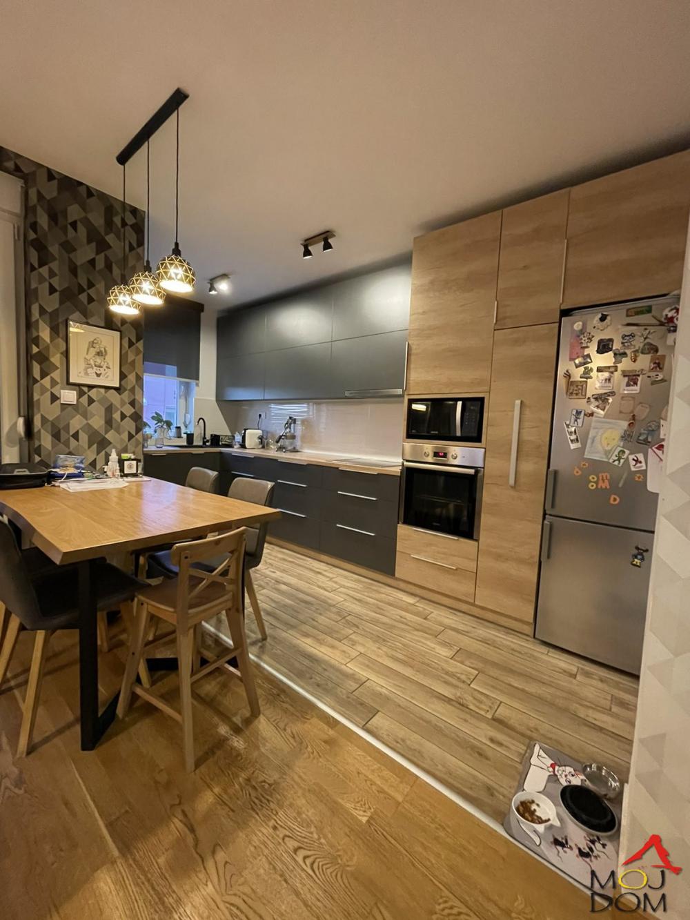 Slika 3 - Stan,NOVI SAD,SOMBORSKI BULEVAR,kv: 84, € 236900, ID: 1023187