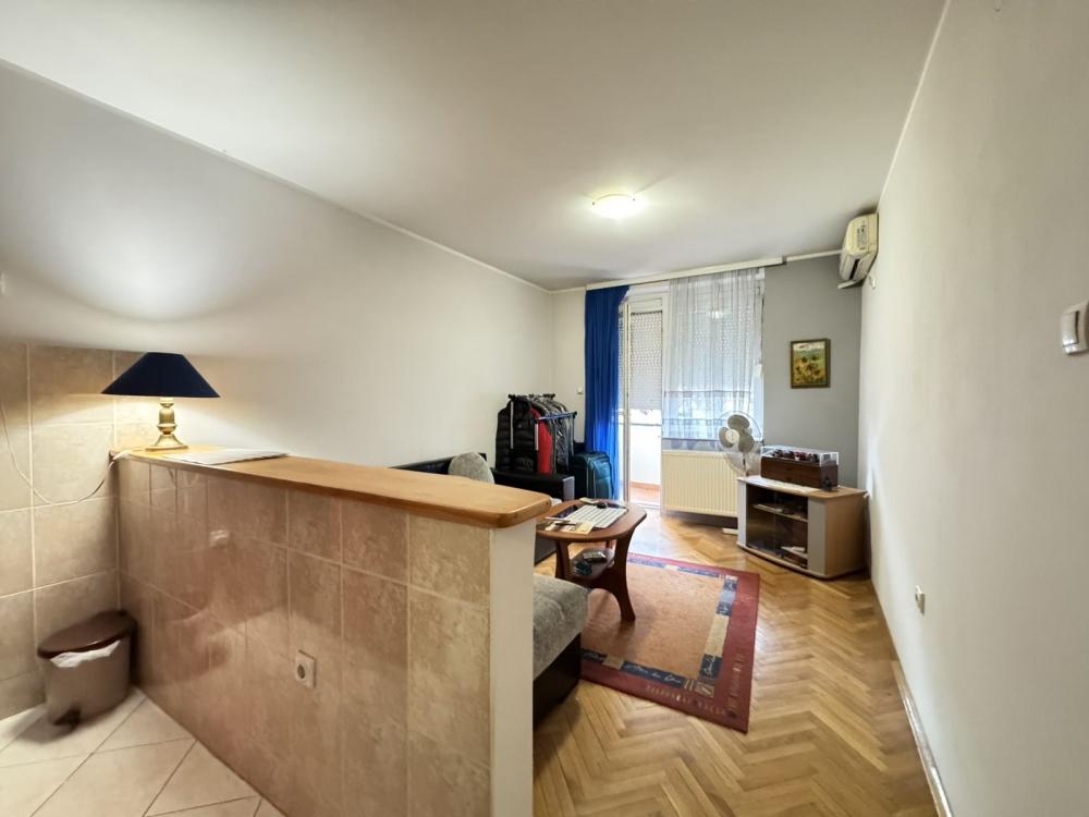 Slika 2 - Odlična garsonjera u srcu Grbavice - 27m2