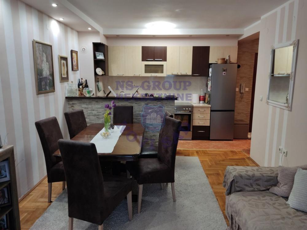 Glavna slika -Odlican trosoban stan na Novoj Detelinari! 