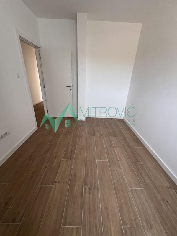 Slika 5 - Petrovaradin, Alibegovac - Odličan, troiposoban komforan stan 