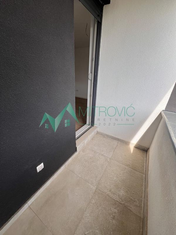 Slika 11 - Petrovaradin, Alibegovac - Odličan, troiposoban komforan stan 