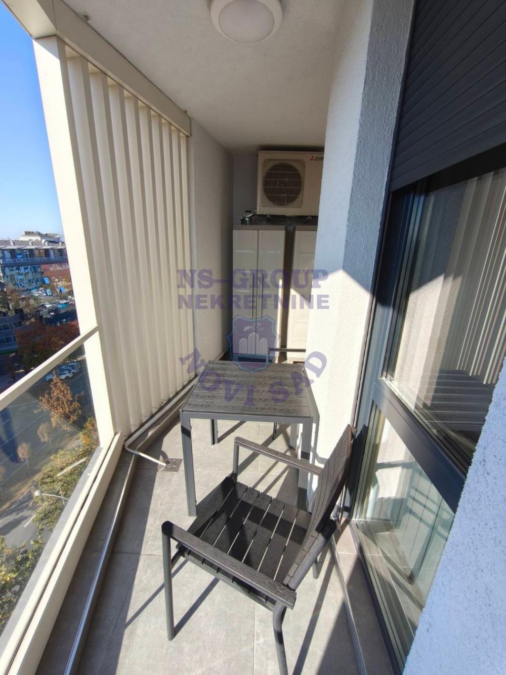 Slika 5 - Na prodaju cetvorosoban stan na Bulevaru Oslobodjenja!