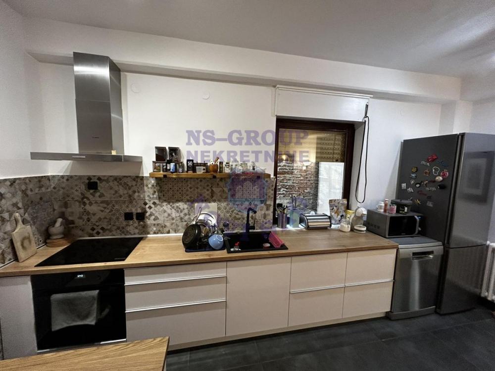 Slika 2 - Troiposoban stan u Centru Novog sada 84m2.