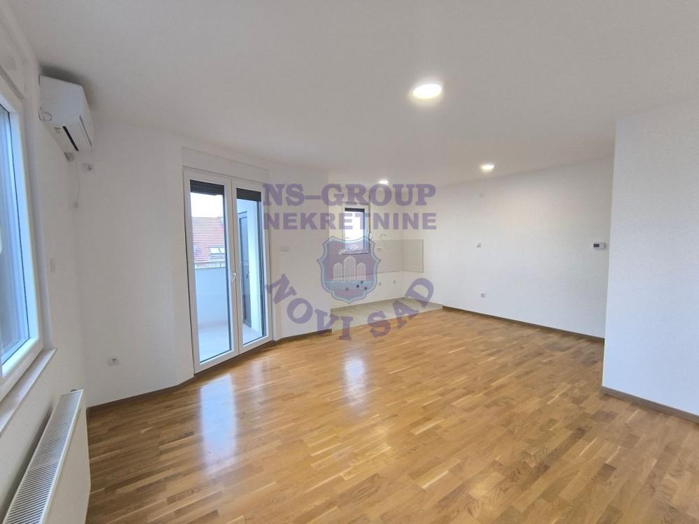 Slika 1 - Petosoban, 122m2, Telep Novi Sad, sa terasom, ima lift