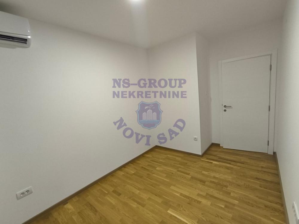 Slika 8 - Petosoban, 122m2, Telep Novi Sad, sa terasom, ima lift