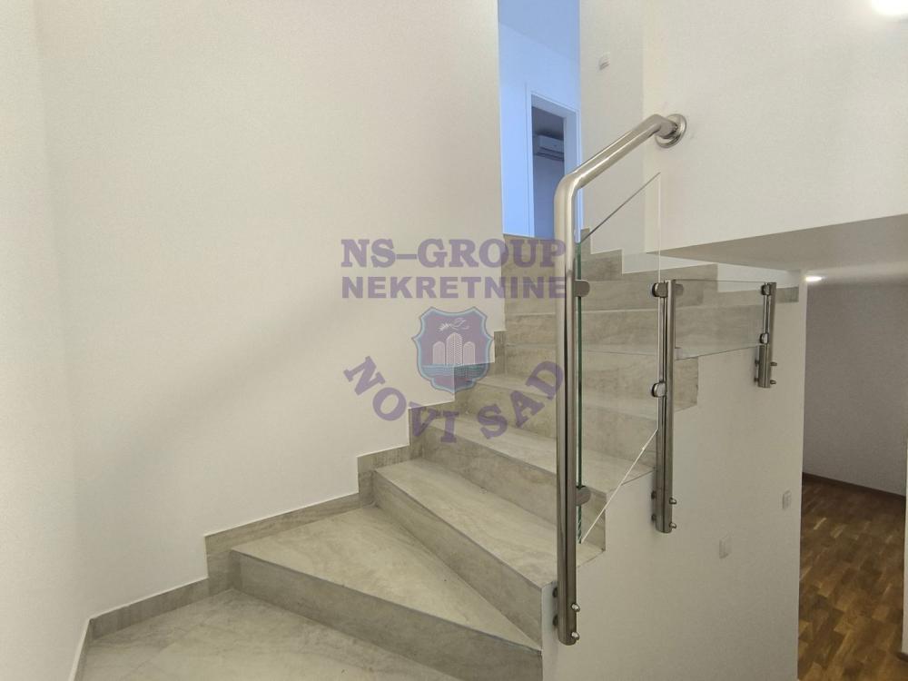 Slika 9 - Petosoban, 122m2, Telep Novi Sad, sa terasom, ima lift