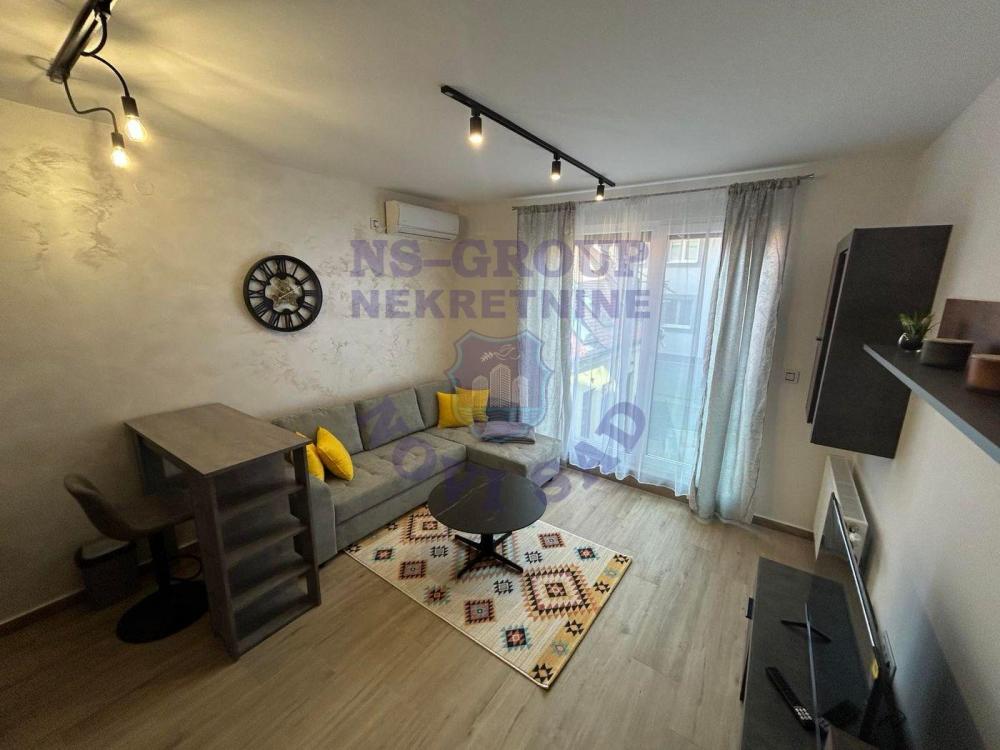 Slika 2 - Jednosoban, 24m2, Novi Sad centar Novi Sad, ima lift
