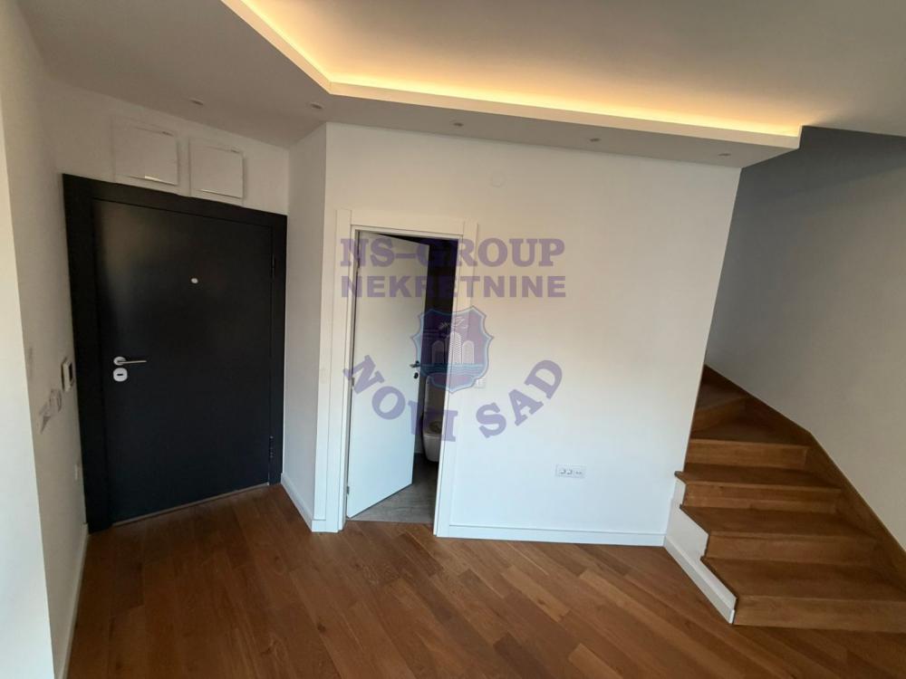 Slika 3 - Trosoban, 70m2, Grbavica Novi Sad, sa terasom, ima lift