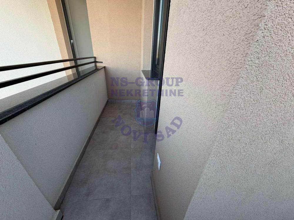 Slika 11 - Trosoban, 70m2, Grbavica Novi Sad, sa terasom, ima lift