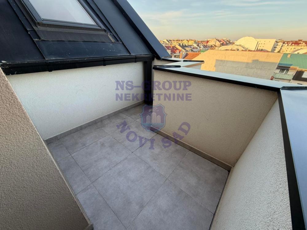 Slika 10 - Trosoban, 70m2, Grbavica Novi Sad, sa terasom, ima lift