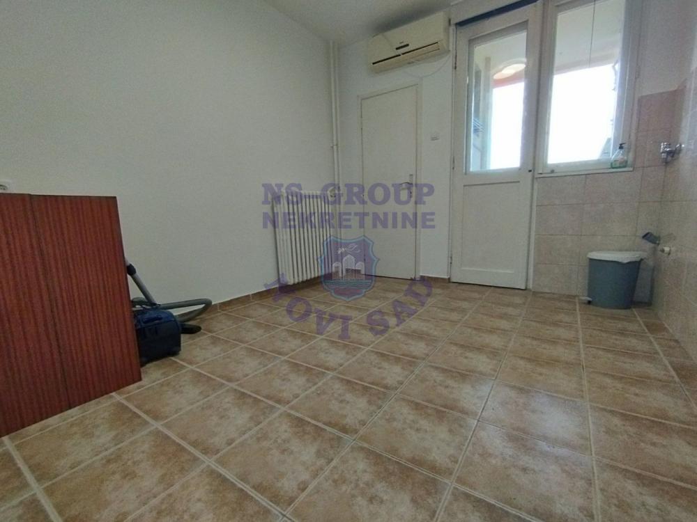 Slika 4 - Dvosoban, 54m2, Bulevar oslobođenja Novi Sad