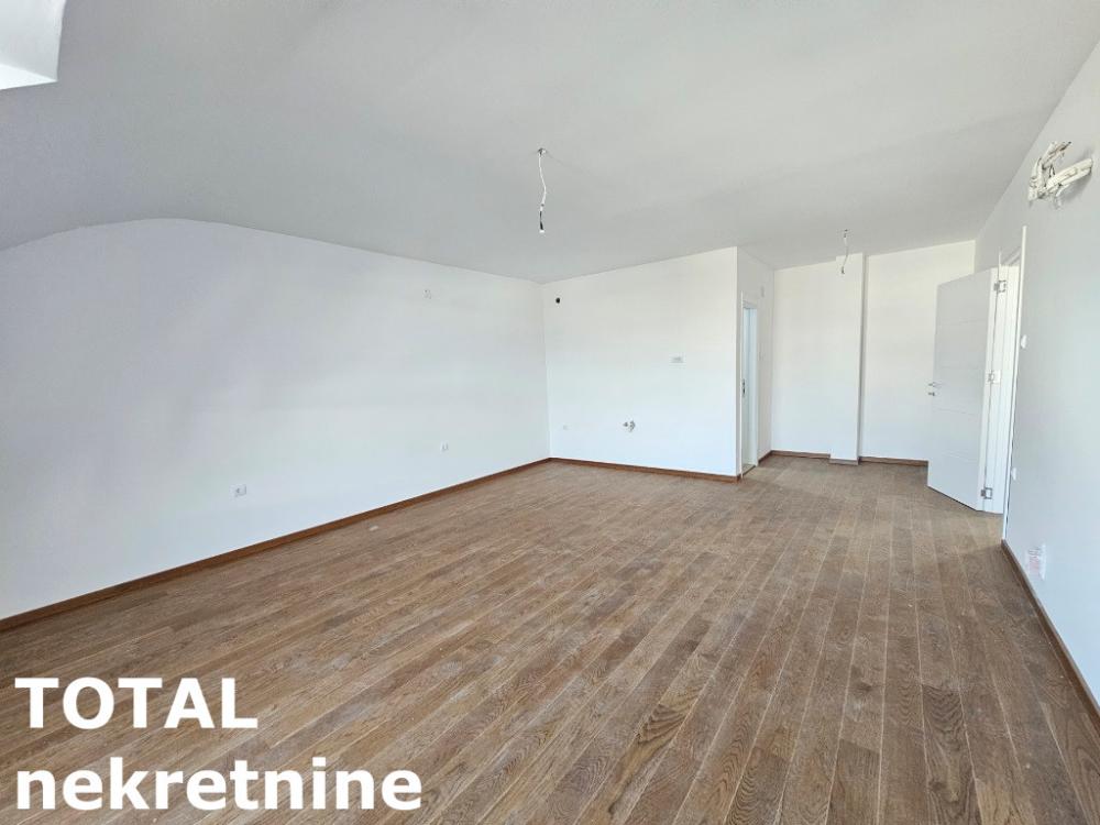 Slika 5 - Stan,NOVI SAD,TELEP,kv: 208.00, € 352000, ID: 1099476