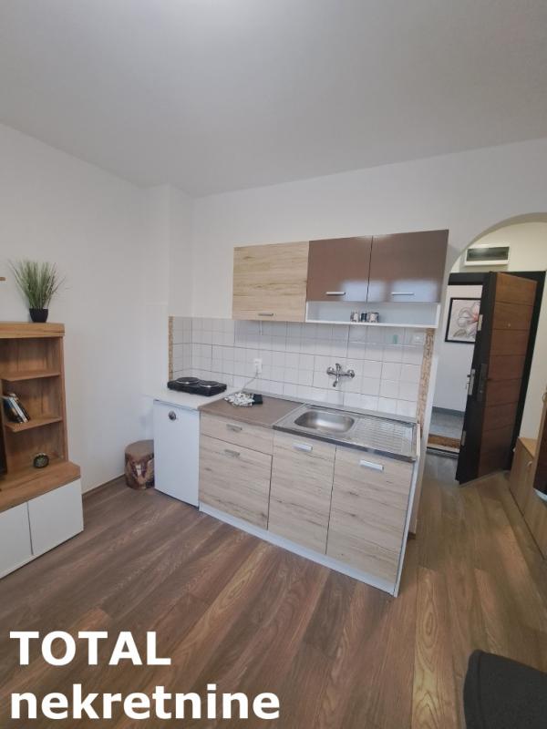 Slika 2 - Stan,NOVI SAD,ZELEZNICKA STANICA,kv: 16.00, € 62350, ID: 1101853