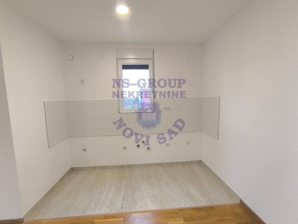 Slika 3 - Petosoban, 122m2, Telep Novi Sad, sa terasom, ima lift