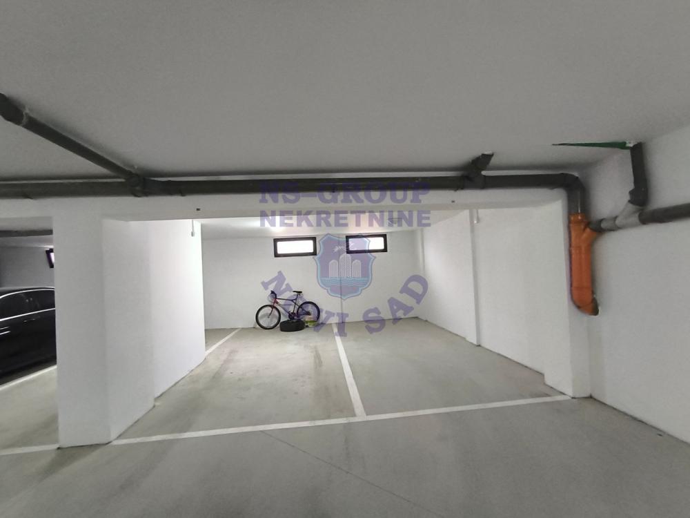 Slika 9 - Petosoban, 122m2, Telep Novi Sad, sa terasom, ima lift