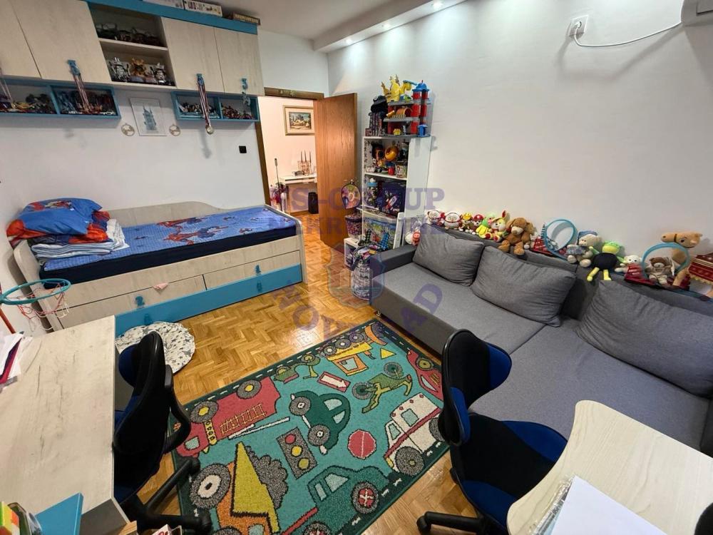 Slika 8 - Trosoban stan na Bulevaru Evrope