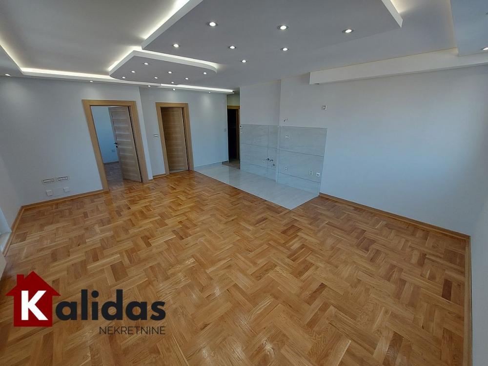 Slika 3 - Stan,NOVI SAD,TELEP,kv: 72, € 177980, ID: 1008352