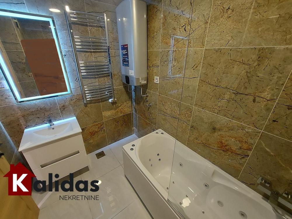 Slika 11 - Stan,NOVI SAD,TELEP,kv: 72, € 177980, ID: 1008352