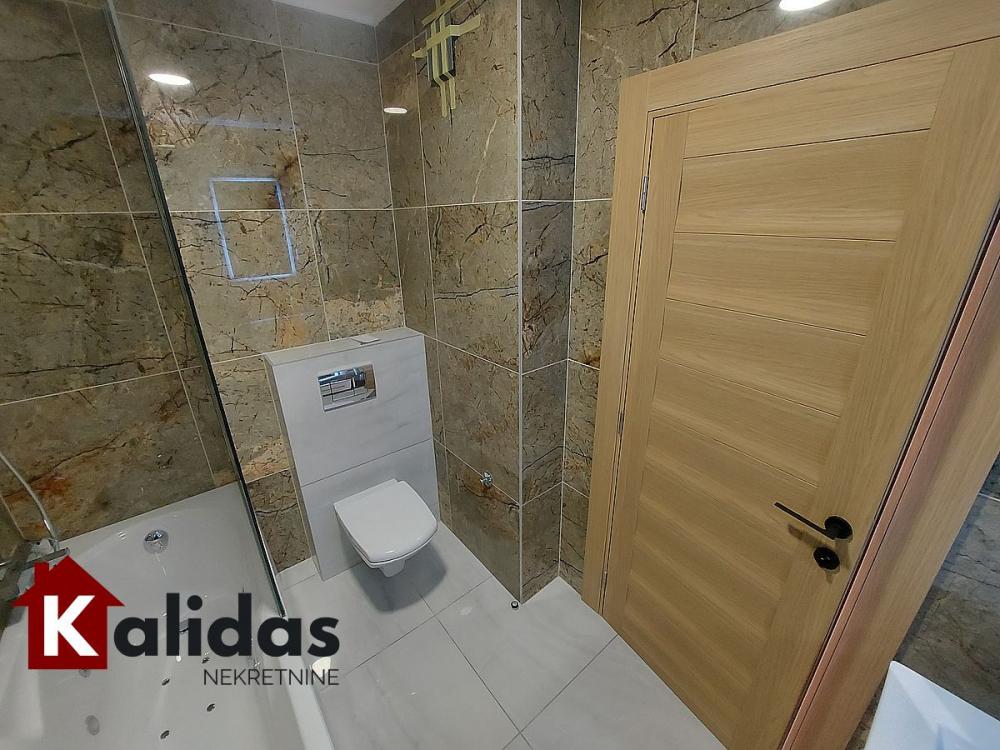 Slika 10 - Stan,NOVI SAD,TELEP,kv: 72, € 177980, ID: 1008352