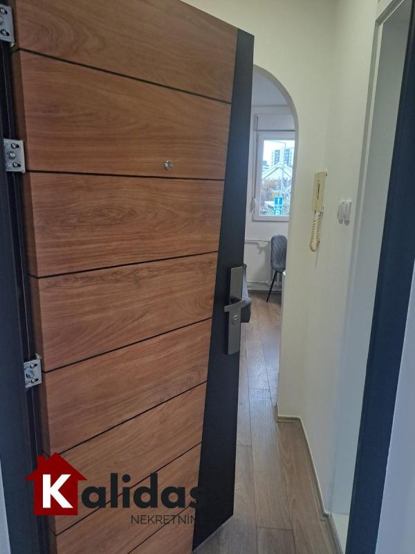 Slika 8 - Stan,NOVI SAD,ŽELEZNIČKA STANICA,kv: 16, € 64220, ID: 1008350