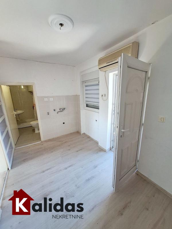 Slika 4 - Stan,NOVI SAD,PODBARA,kv: 29, € 71070, ID: 1008295