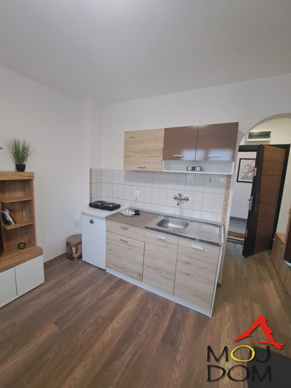Slika 3 - Stan,NOVI SAD,STANICA,kv: 16, € 64220, ID: 1031412