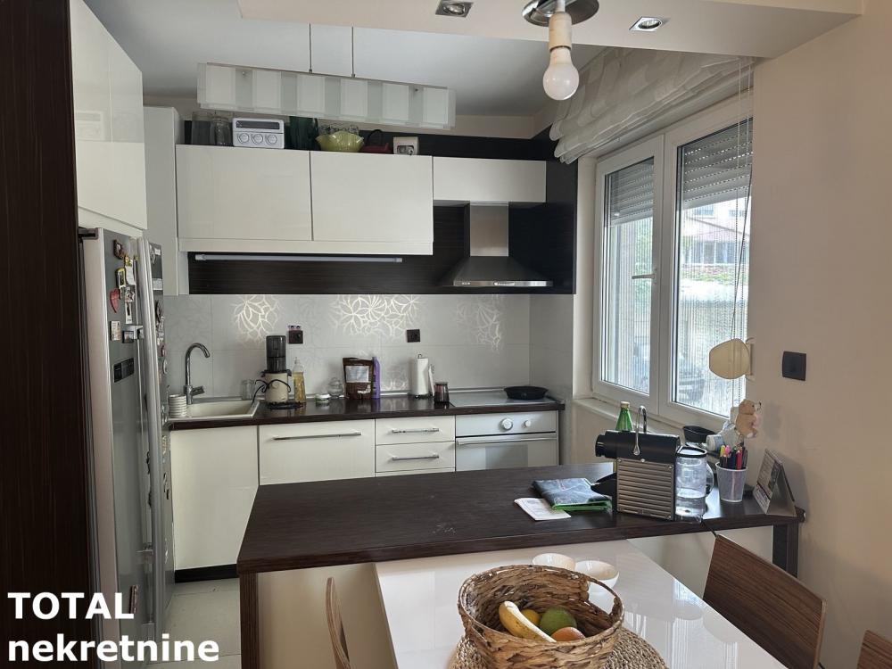 Slika 8 - Stan,NOVI SAD,GRBAVICA,kv: 67.00, € 195000, ID: 1101857