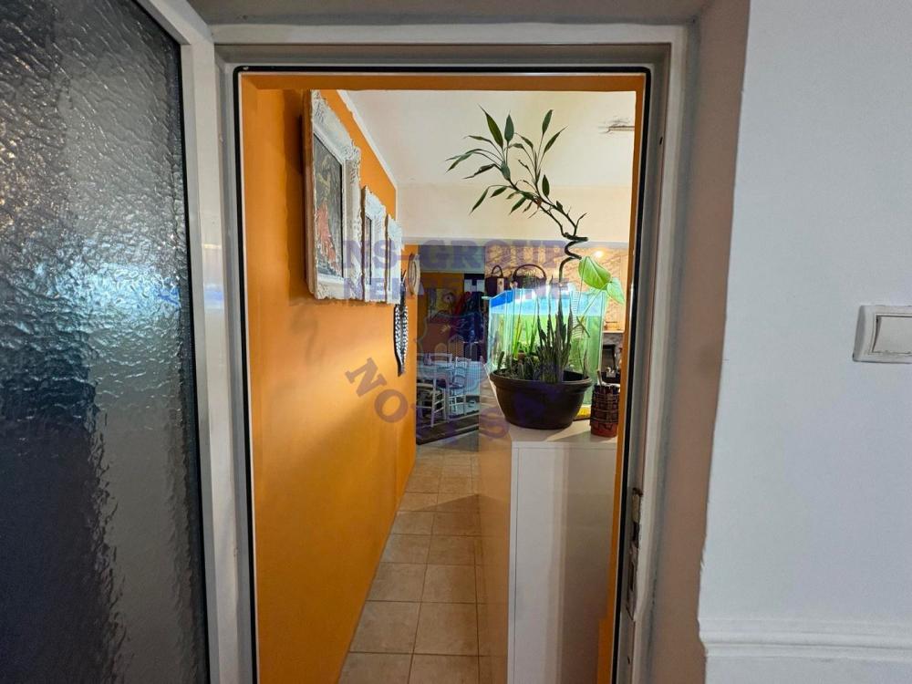 Slika 9 - Odlican dvosoban stan na Bulevaru.