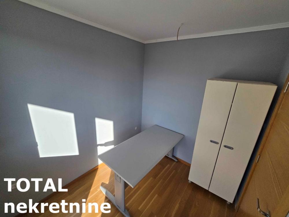 Slika 3 - Stan,NOVI SAD,CENTAR,kv: 42.00, € 126000, ID: 1101869