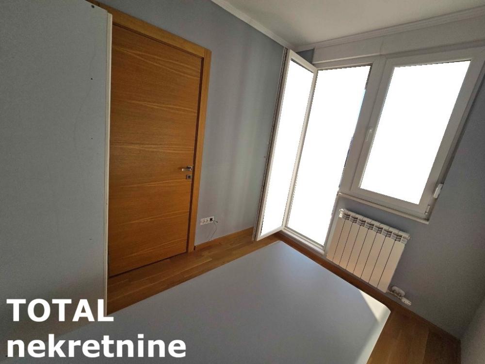 Slika 4 - Stan,NOVI SAD,CENTAR,kv: 42.00, € 126000, ID: 1101869