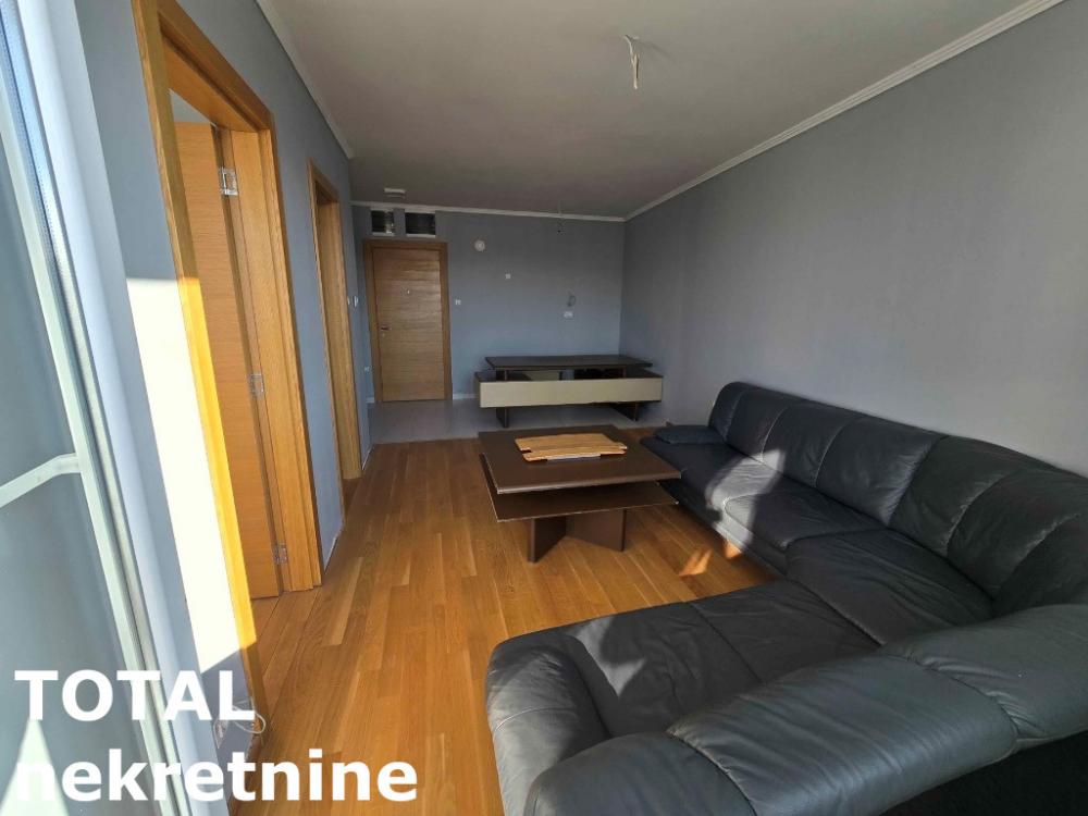 Slika 1 - Stan,NOVI SAD,CENTAR,kv: 42.00, € 126000, ID: 1101869