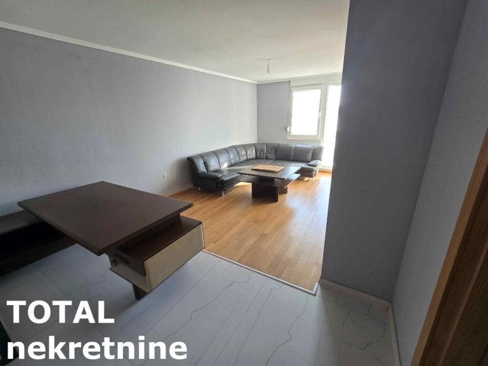 Slika 2 - Stan,NOVI SAD,CENTAR,kv: 42.00, € 126000, ID: 1101869