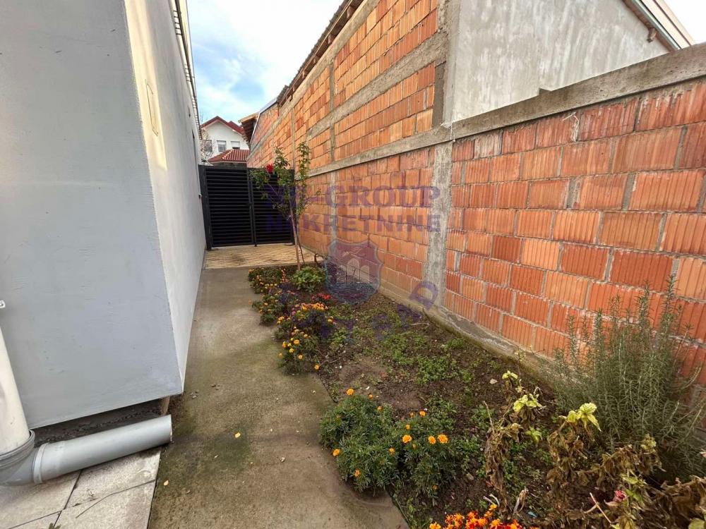 Slika 6 - 559387-Fenomenalna zgrada na odličnoj lokaciji u mirnom delu Adica. 