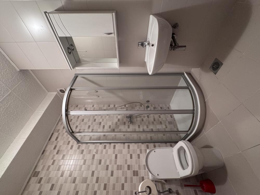 Slika 3 - RETKO! Dvosoban kod univerziteta! Samo za odabrane!