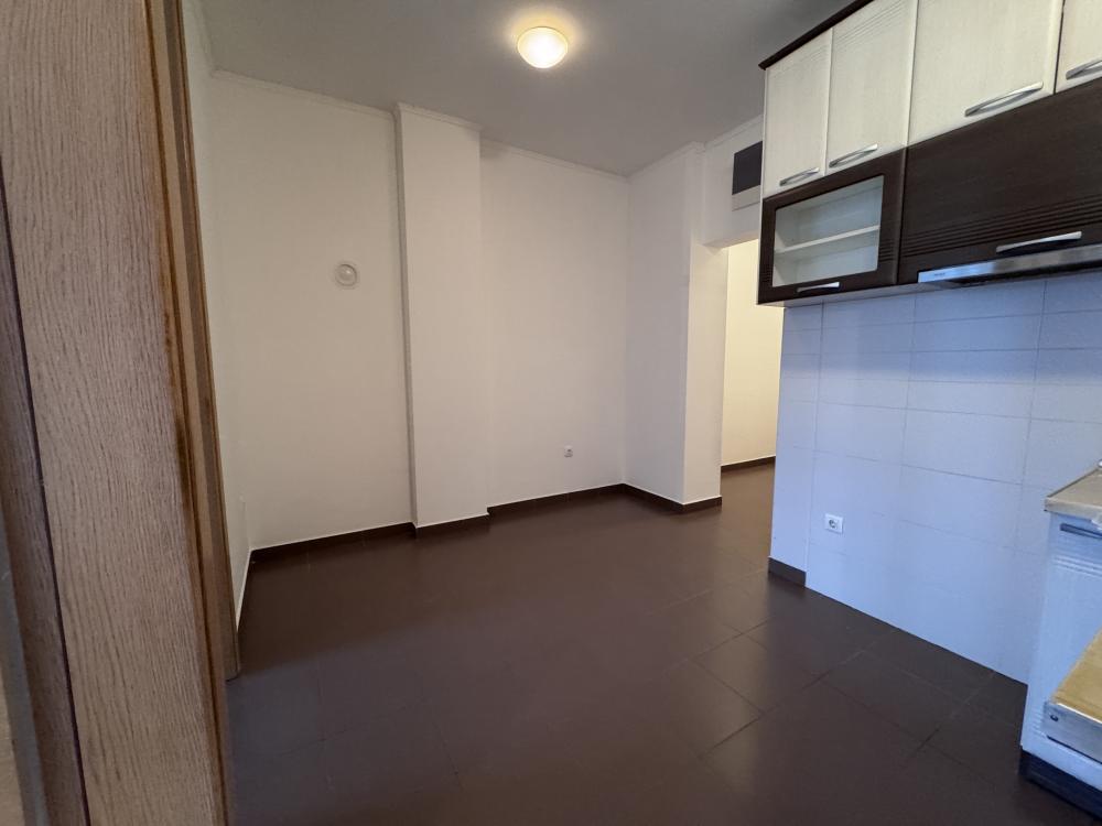 Slika 4 - RETKO! Dvosoban kod univerziteta! Samo za odabrane!