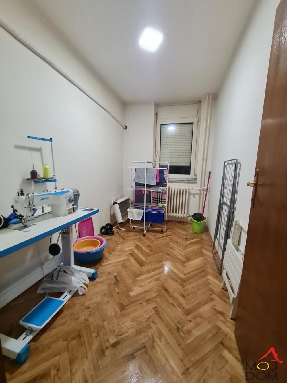 Slika 10 - Stan,NOVI SAD,SAVINA,kv: 78, € 194200, ID: 1031334
