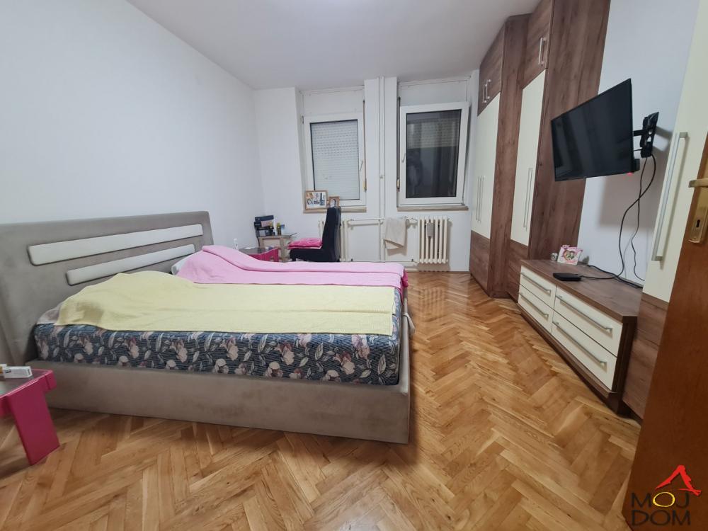 Slika 8 - Stan,NOVI SAD,SAVINA,kv: 78, € 194200, ID: 1031334