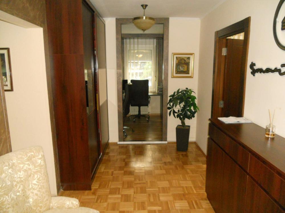 Slika 1 - Stan,NOVI SAD,BULEVAR,kv: 72.00, € 178000, ID: 1058977