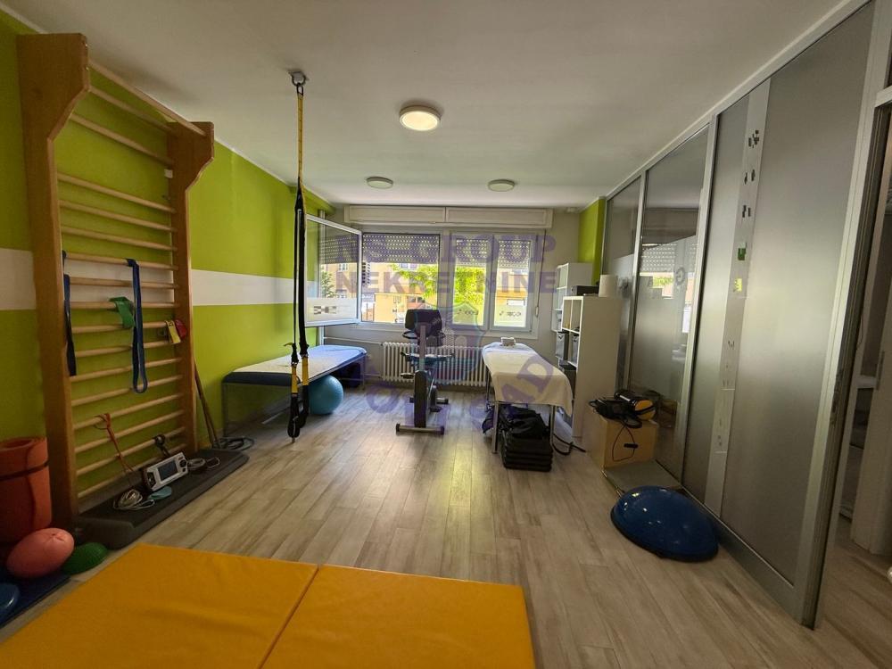 Glavna slika -Odlican porodican u centru grada!