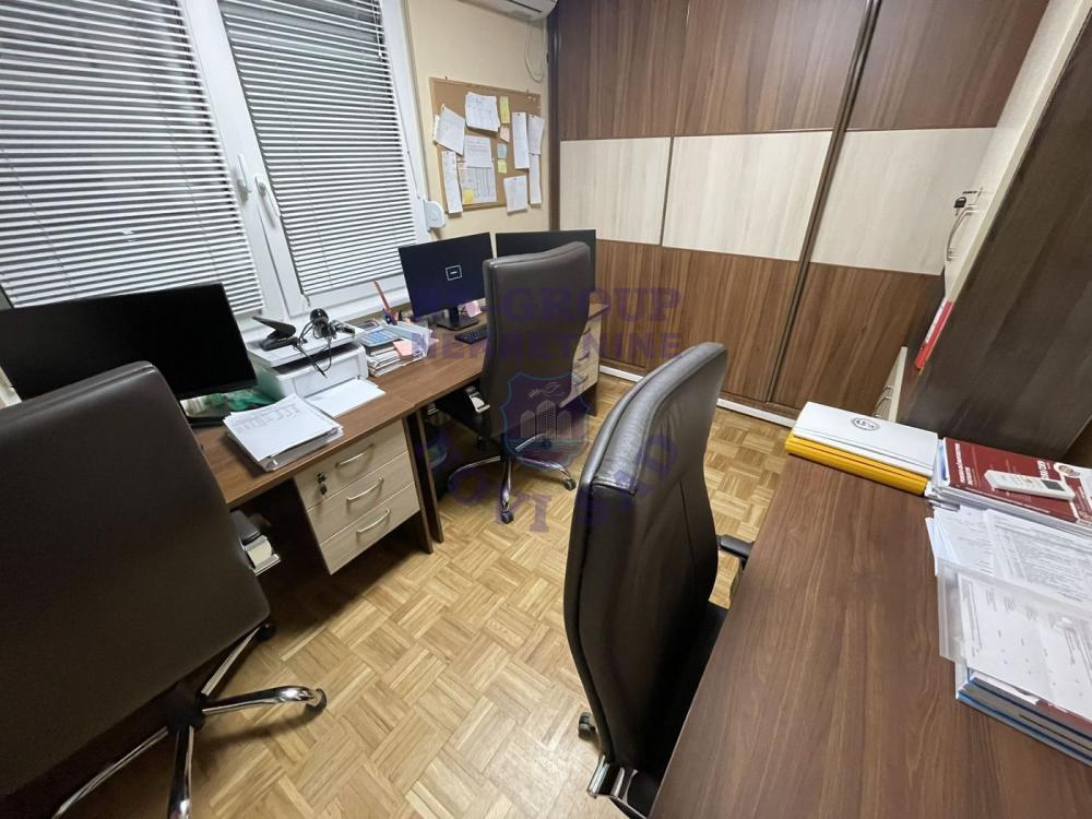 Slika 4 - 559427-Troiposoban-72m2-Bulevar!