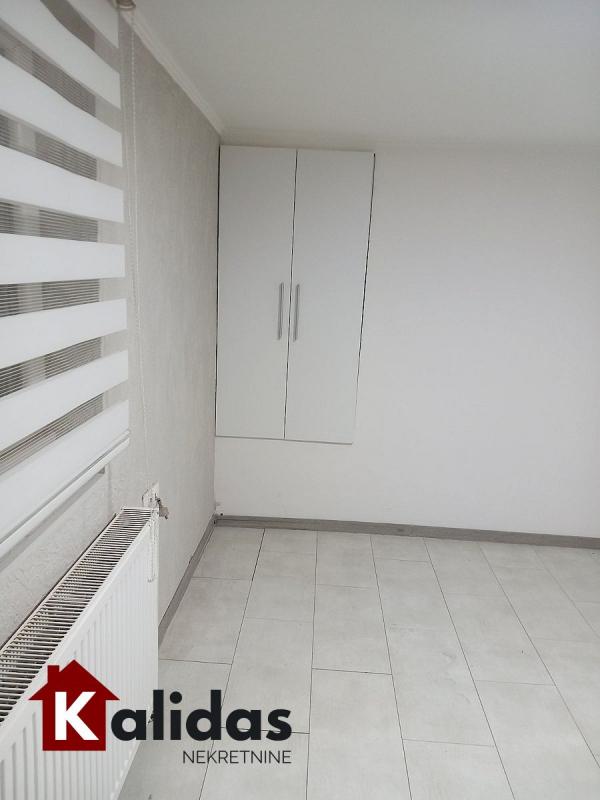 Slika 5 - Stan,PETROVARADIN,CENTAR,kv: 50, € 88000, ID: 1005939
