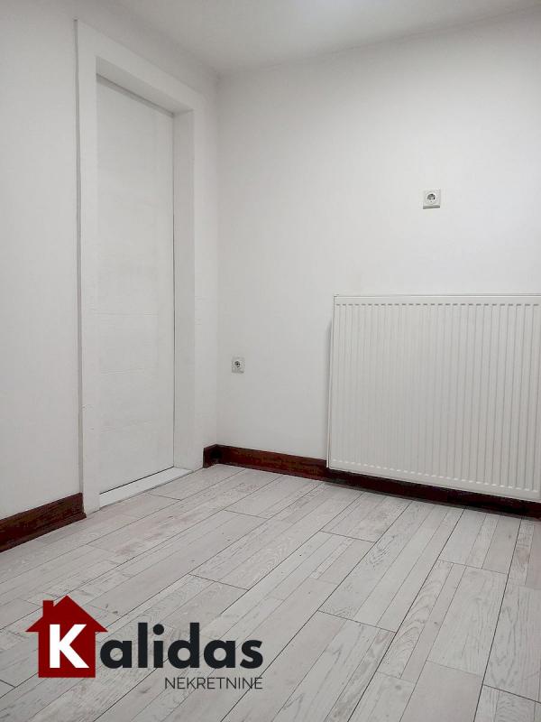 Slika 10 - Stan,PETROVARADIN,CENTAR,kv: 50, € 88000, ID: 1005939