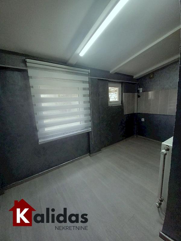 Slika 2 - Stan,PETROVARADIN,CENTAR,kv: 50, € 88000, ID: 1005939