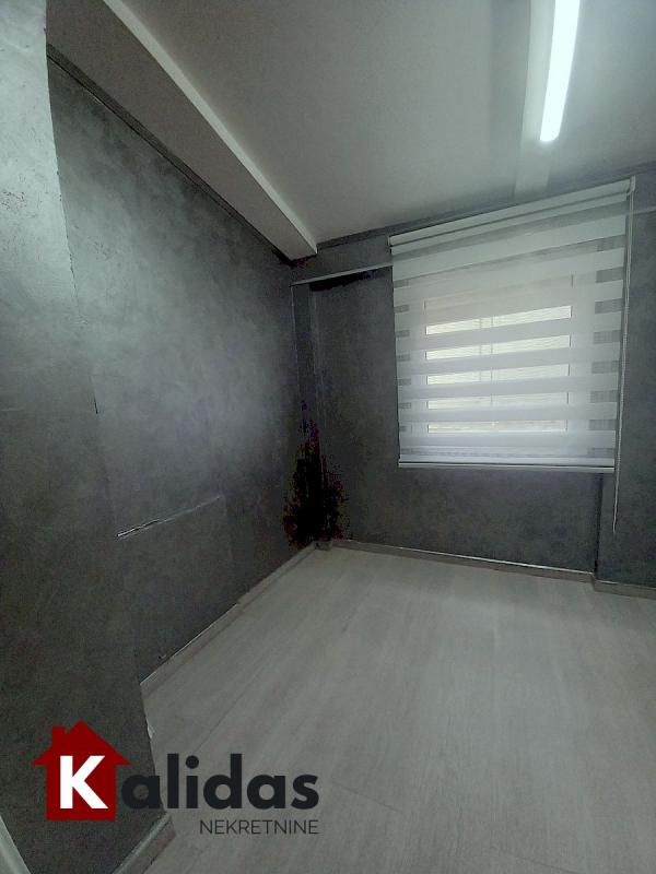 Slika 1 - Stan,PETROVARADIN,CENTAR,kv: 50, € 88000, ID: 1005939