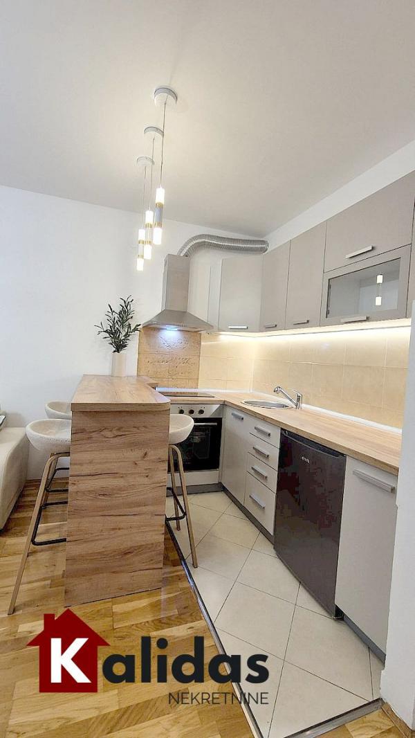 Slika 3 - Stan,NOVI SAD,PODBARA,kv: 26, € 95790, ID: 1008359