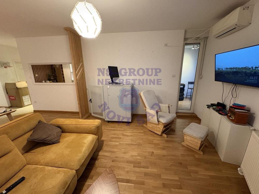 Slika 7 - Četvorosoban, 83m2, Petrovaradin Novi Sad, sa terasom, ima lift