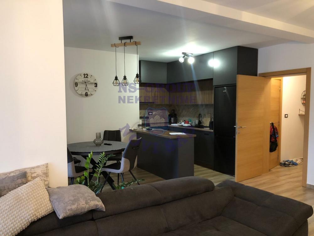 Slika 2 - 512054-Prodajem uknjižen stan od 88,57 kvadrata plus dve garaže ukpno preko 30m2 kvadrata